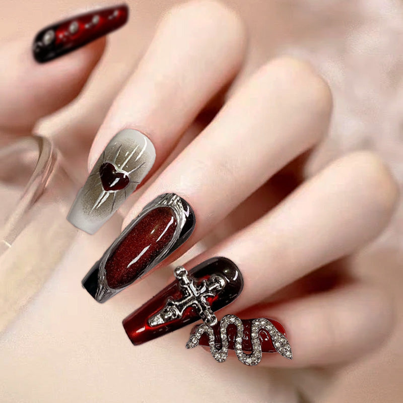 Gothic-Style Fake Nails