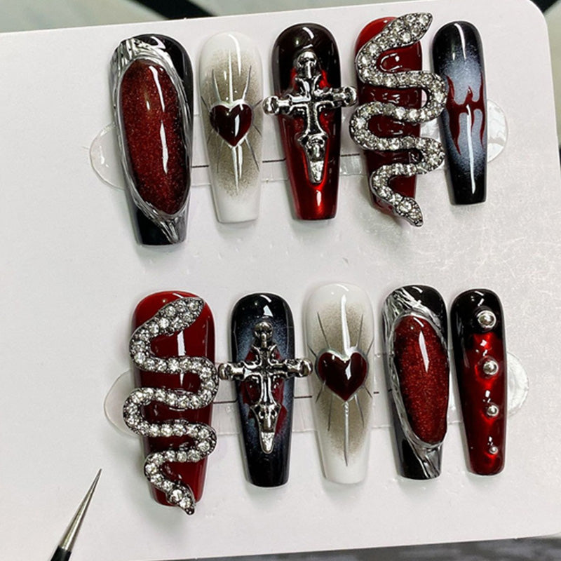 Gothic-Style Fake Nails