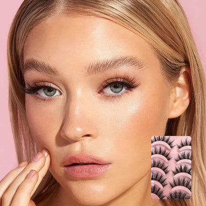 Natural-Looking Curled False Eyelashes